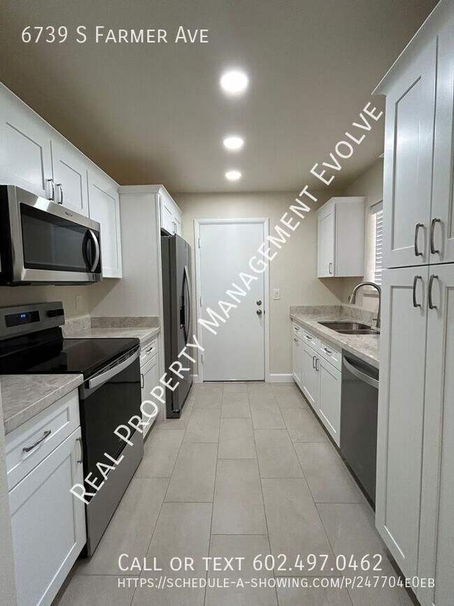 Building Photo - Gorgeous Tempe Home w/ BRAND-NEW EVERYTHIN...