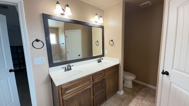 Building Photo - 3-bedroom 2-bathroom house!  HOUSING ACCEPTED! MANY ITEMS INCLUDED!