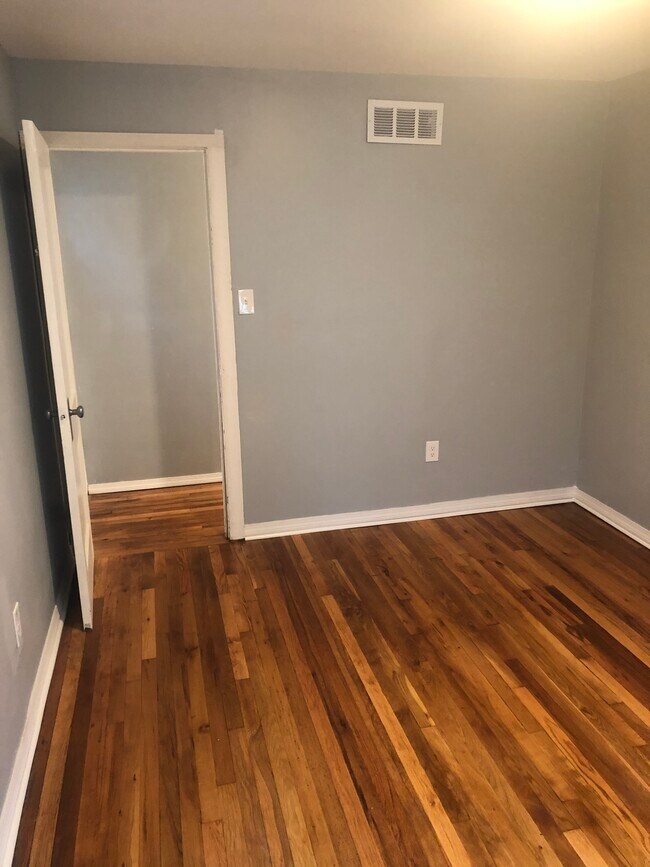 Foto del edificio - 114 Cortland Cir