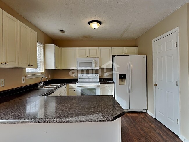 Foto del edificio - 884 Pin Oak Dr