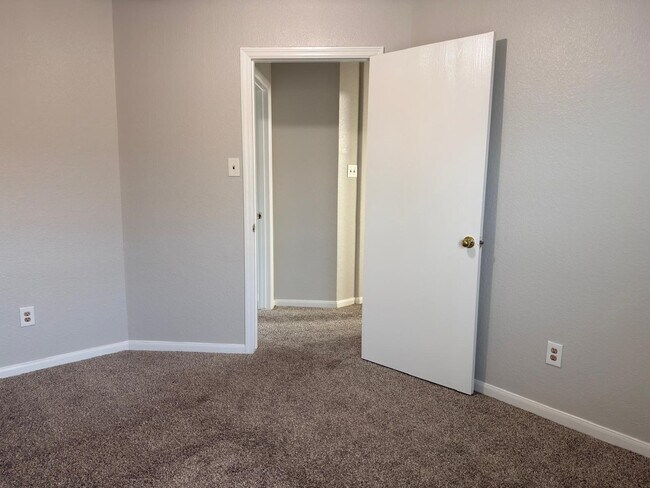 Building Photo - 17610 Manchester Point Ln