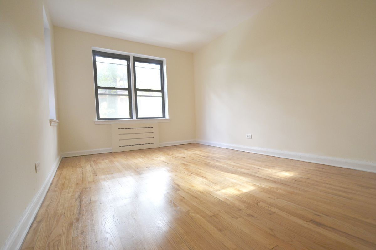 Foto principal - 9255 Shore Rd
