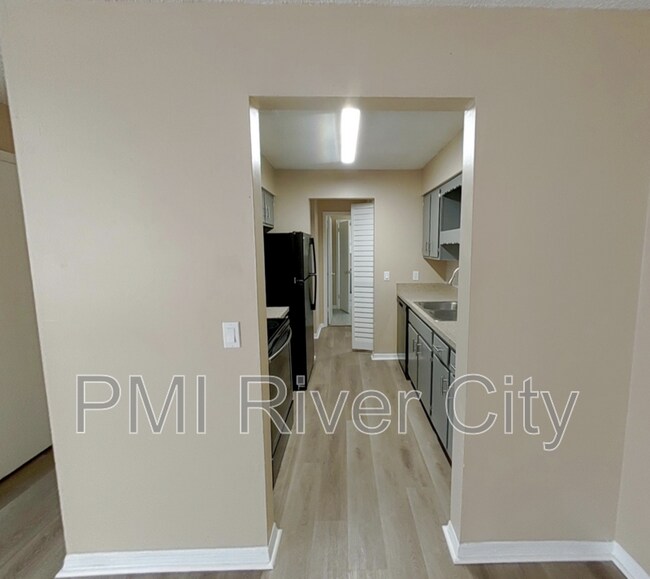 Building Photo - 467 Lombard St