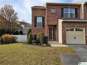 Building Photo - 247 Milkweed Dr