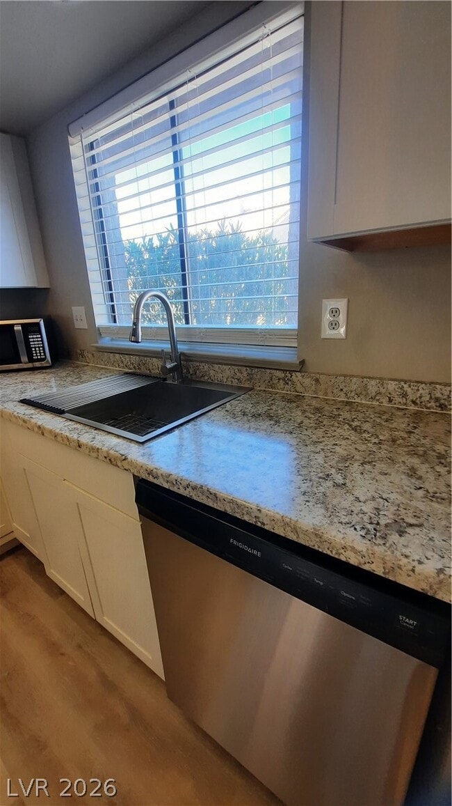 Foto del edificio - 1632 Marathon Dr