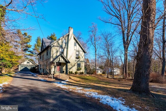 Building Photo - 199 Woodward Rd