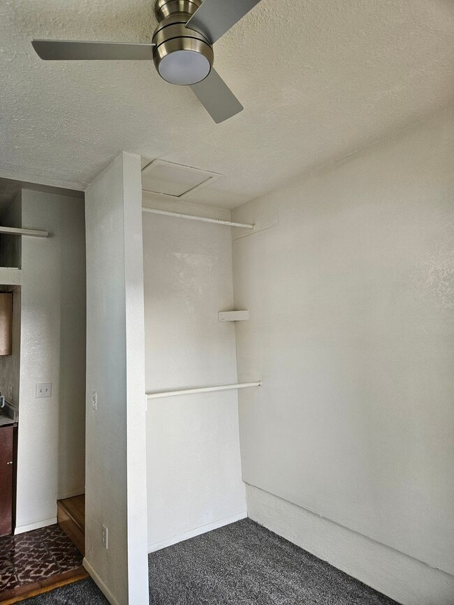 Foto del edificio - 1 Bed 1 Bath with paid utilities