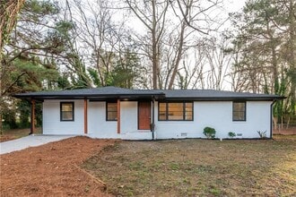 Building Photo - 1847 Elmwood Dr