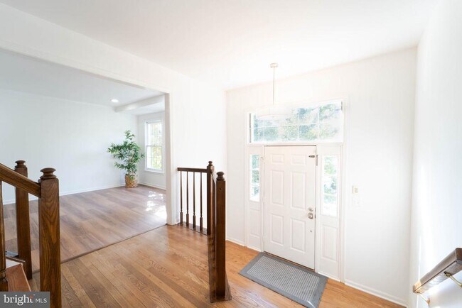 Foto del edificio - 3244 Titanic Dr