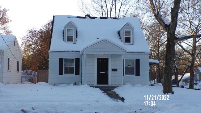 Foto del edificio - 939 Fairbanks Ave
