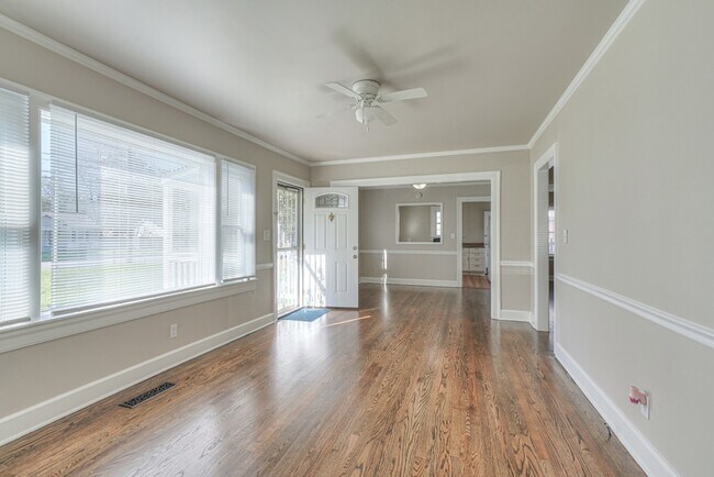 Building Photo - 1402 N Tennessee Blvd