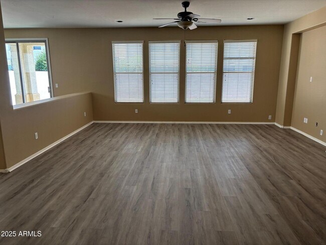 Building Photo - 3553 E Melody Ln