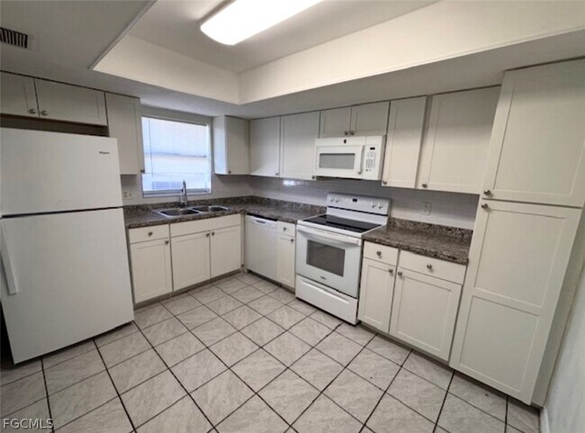 Foto del edificio - 4912 York St