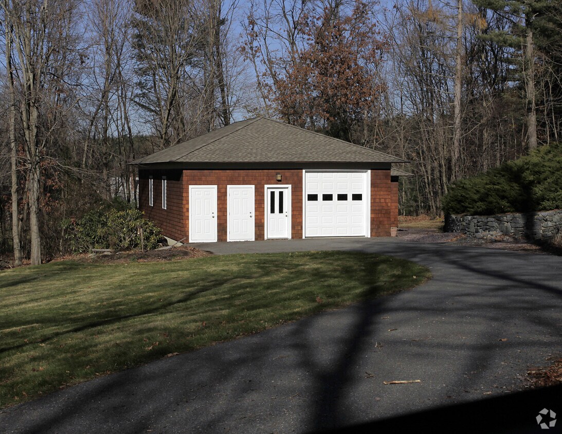 155 Nourse Rd, Bolton, MA 01740 Apartments in Bolton, MA