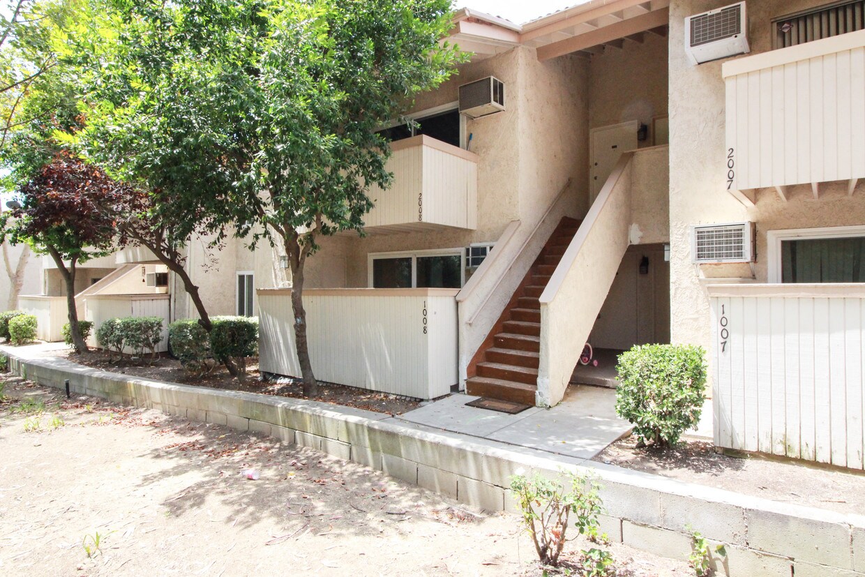 Primary Photo - 28915 Thousand Oaks Blvd