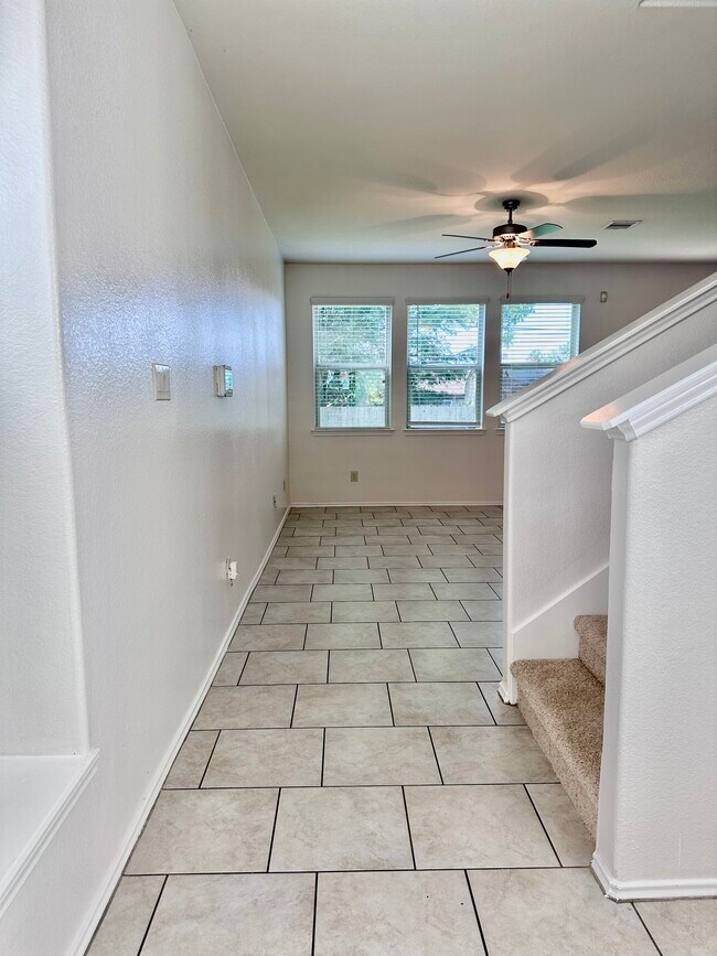 Foto del edificio - 6430 Stoney Creek Dr