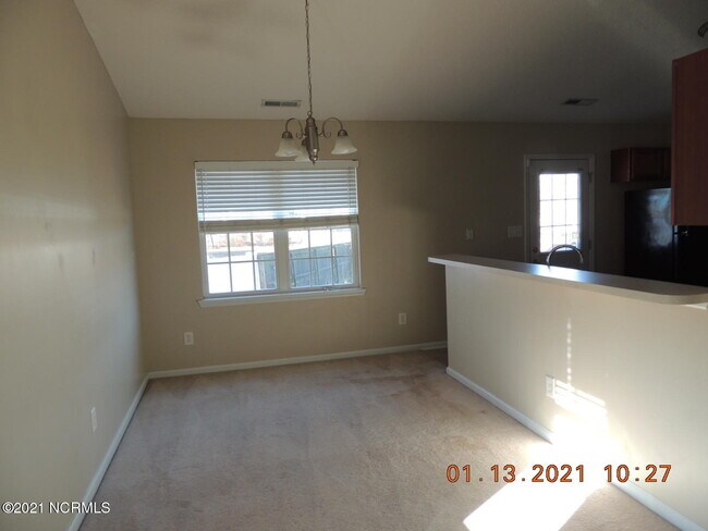 Foto del edificio - 166 Wheaton Dr