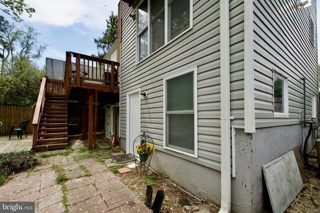Building Photo - 7029 Stanford Dr