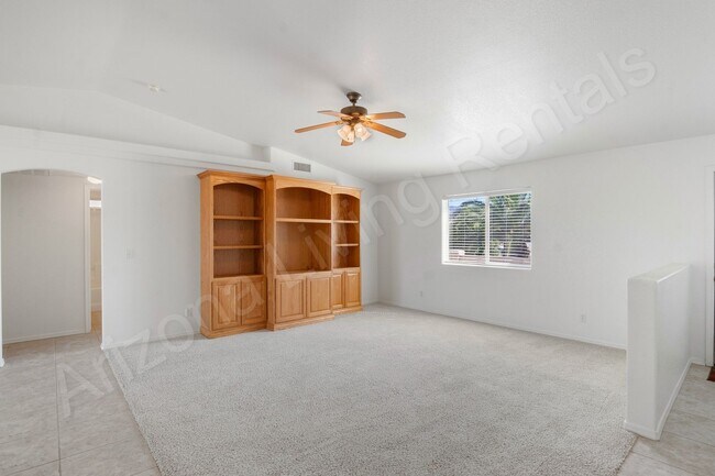 Foto del edificio - YOUR DREAM HOME AWAITS!