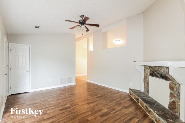 Foto del edificio - 3972 McGill Dr