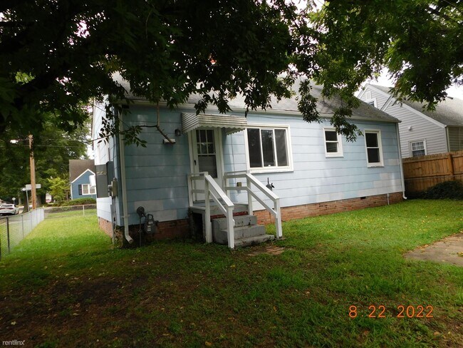 Building Photo - 3 br, 1 bath House - 401 E Lorengo Ave