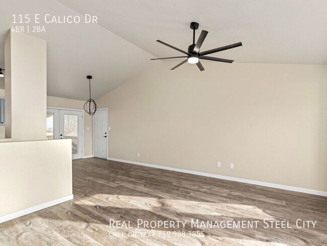 Foto del edificio - Recently Renovated Large 4 Bedroom Home