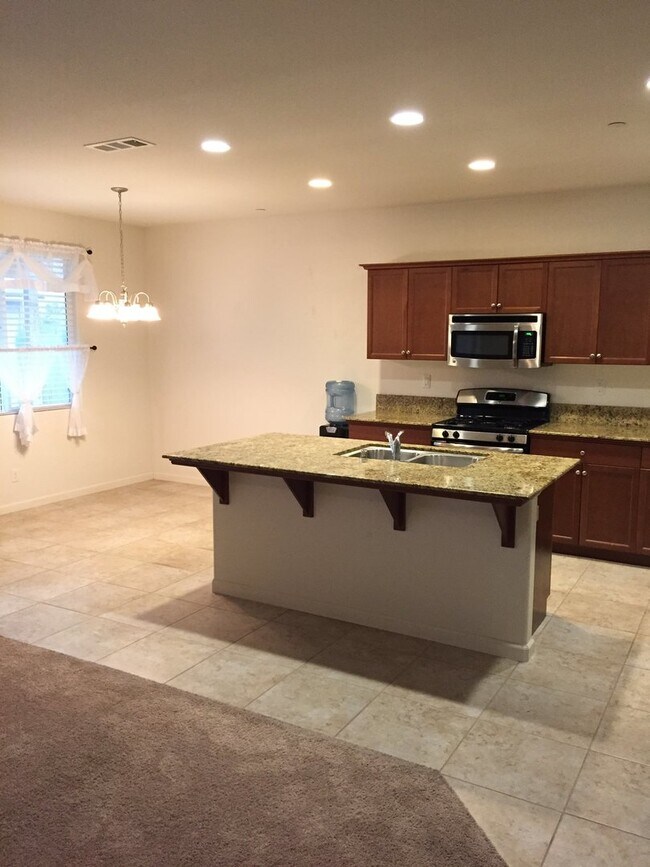 Building Photo - 3 Bedroom 2 Bath Solar Home
