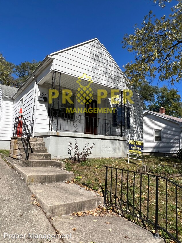 2 br, 1 bath House 227 E Parkwood Dr House Rental in Dayton, OH