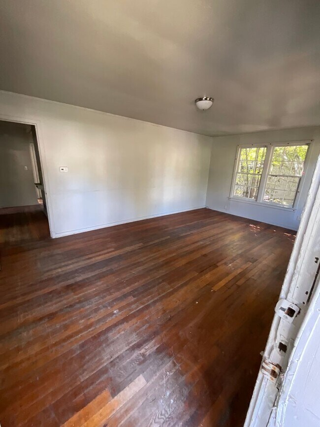 Building Photo - 6107 Fairfield Ave