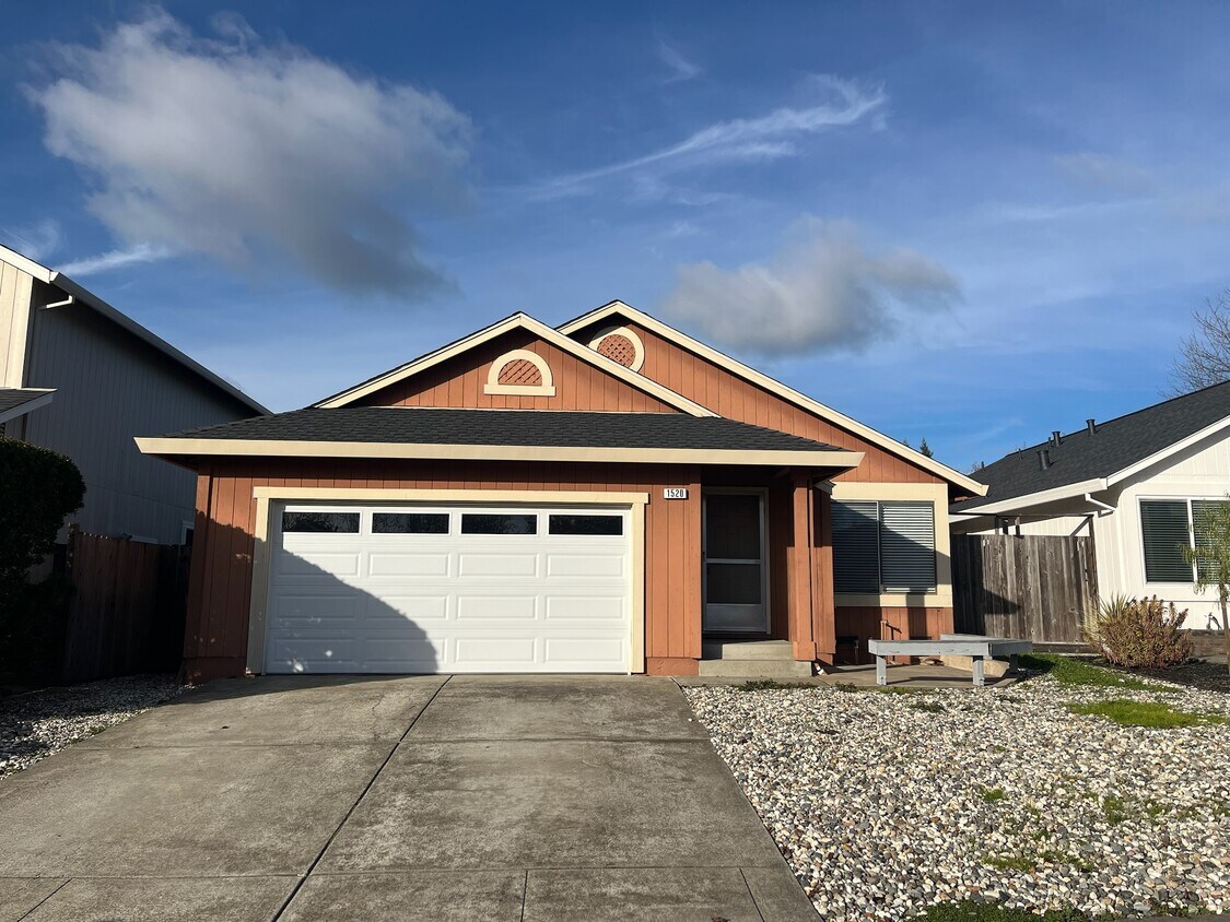 Foto principal - 1520 Mary Pl