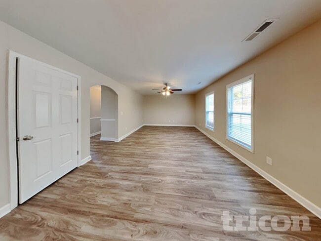 Building Photo - 1655 Crestlawn Tl