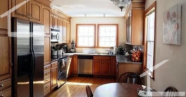 Building Photo - Charming Brookline Home