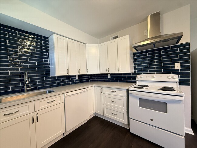 Building Photo - 1824 Thonig Rd