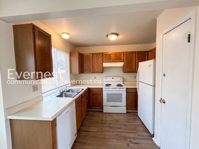 Foto del edificio - 2702 Dickens Dr
