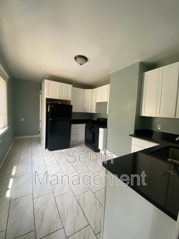 Foto del edificio - 1493 W Grand Blvd