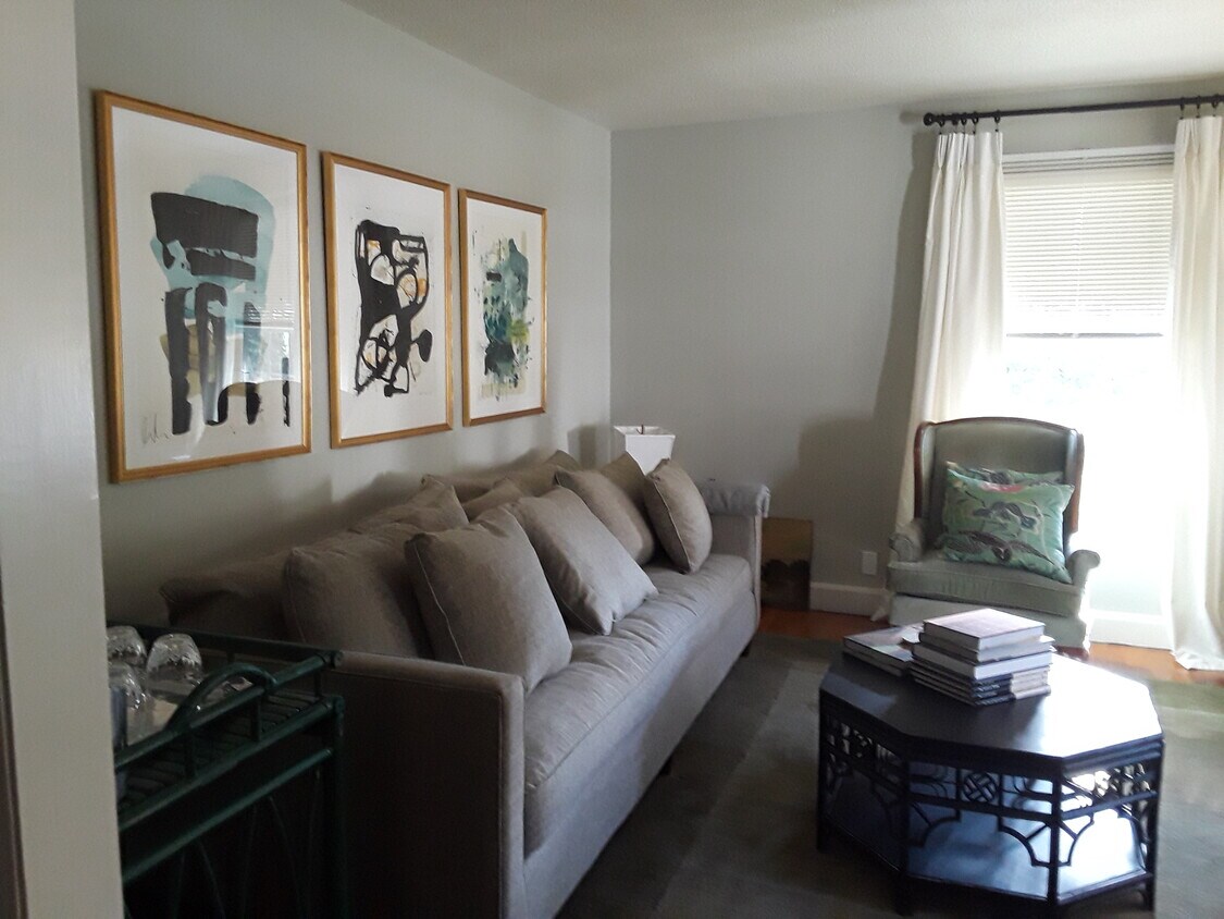 Foto principal - 2454 Medway Dr