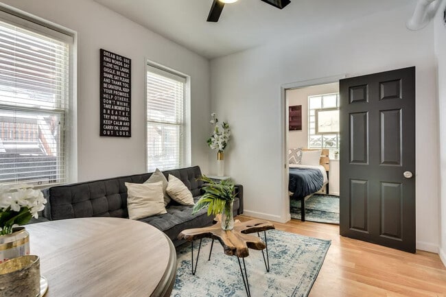 Building Photo - 1519 W Superior St