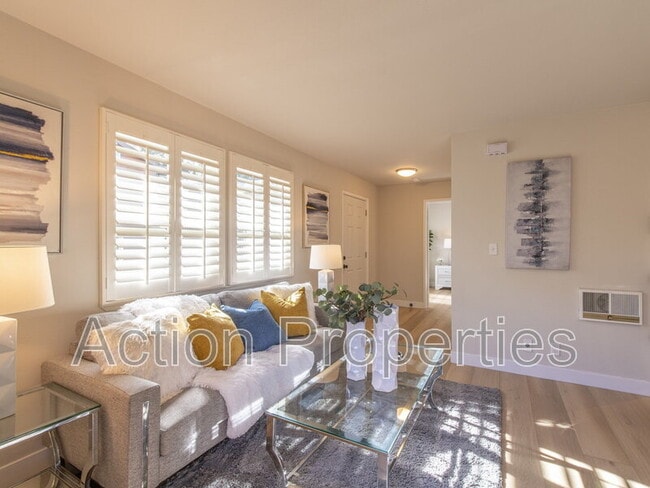 Building Photo - 578 Vista Ave