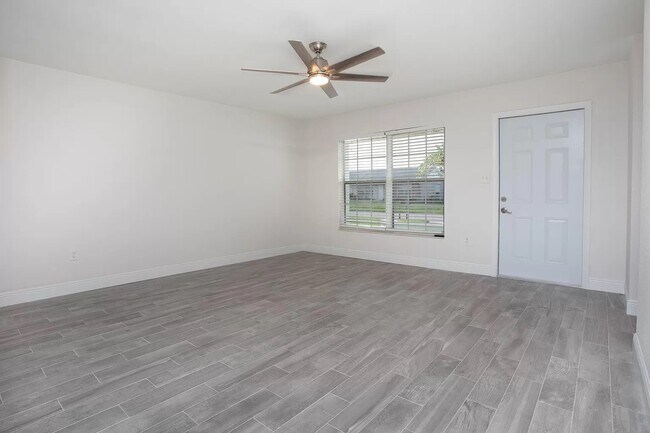 Foto del edificio - 13272 Ebony Ave