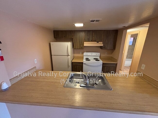 Foto del edificio - 2131 N Margaret Ave