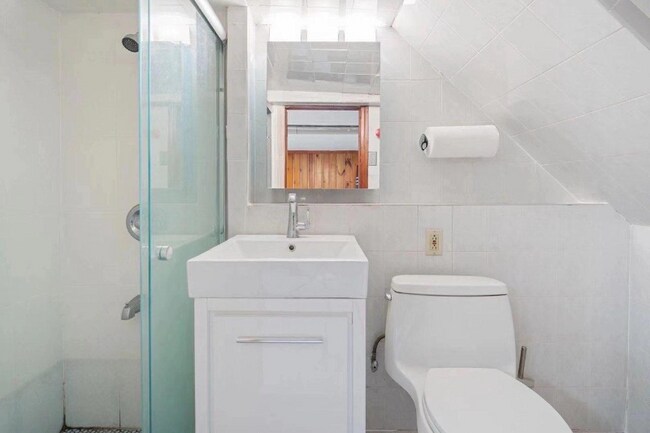 Foto del edificio - 8849 18th Ave