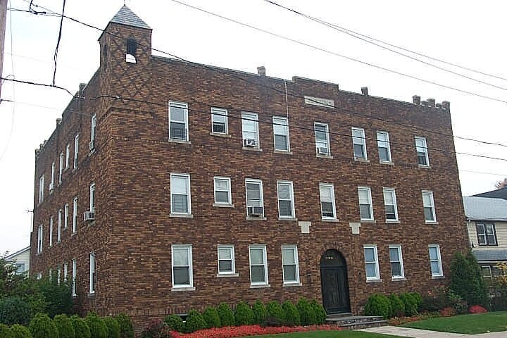 Primary Photo - 330 Washington St