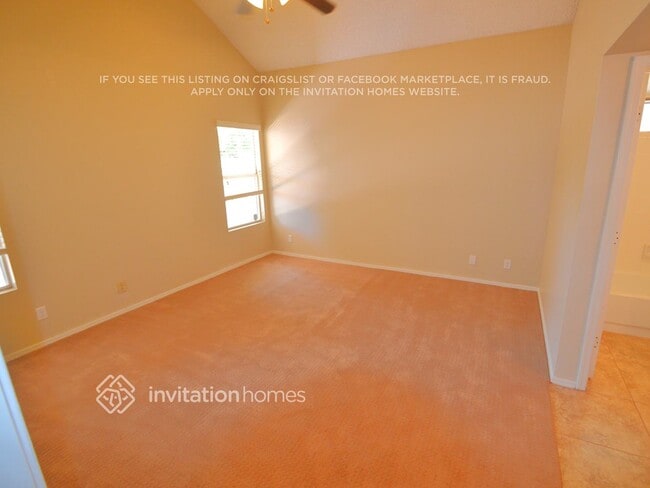 Building Photo - 441 S Maple