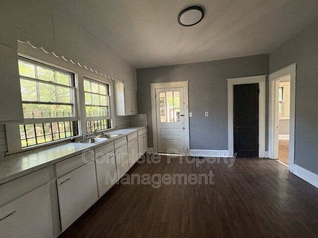 Foto del edificio - 1117 15th Way SW