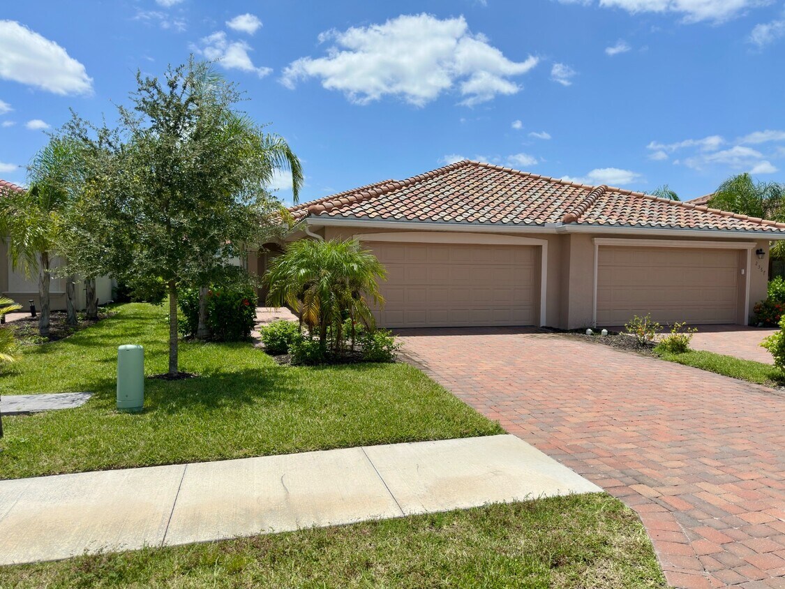 Foto principal - 2563 Vine Ave