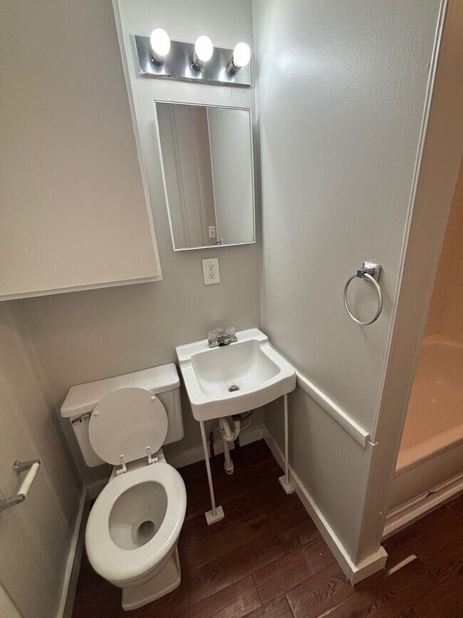 Foto del edificio - 412 E Letchworth Ave