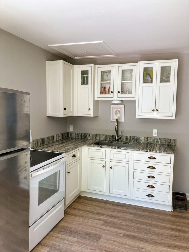 Building Photo - 6 Orchard Rd