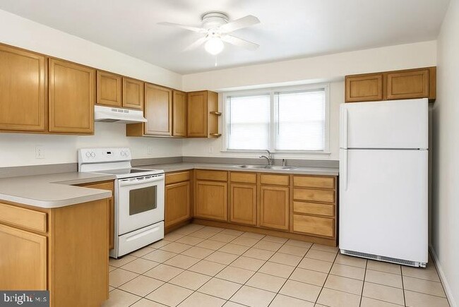 Building Photo - 44519 Clarkes Landing Rd