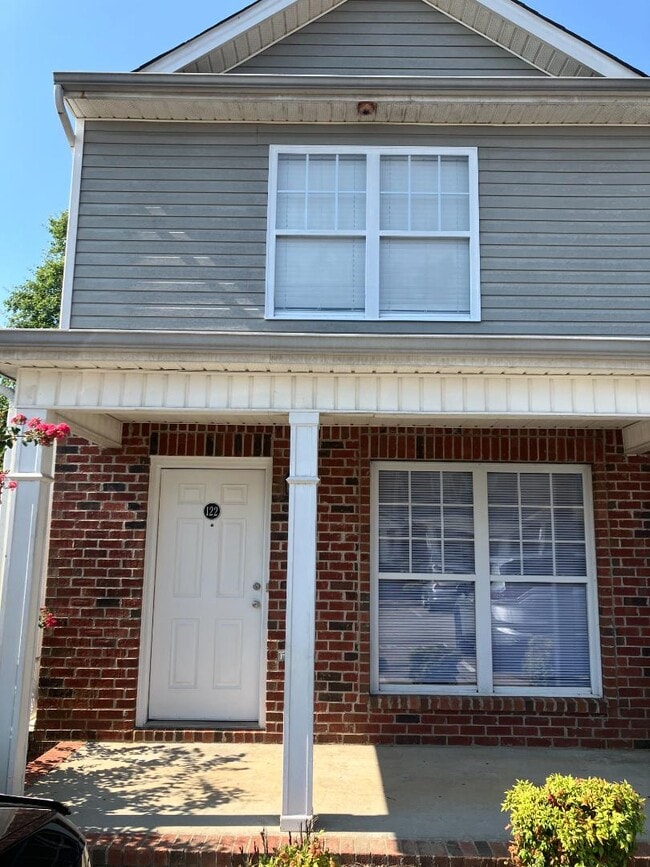 Building Photo - 122 Kathryn Ct