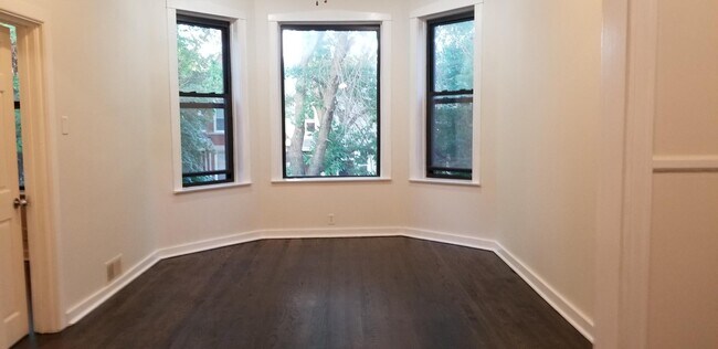Foto del edificio - 2430 N Spaulding Ave